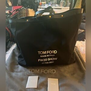 TOM FORD CANVAS XL T SCREW TOTE. From NY store - FALL 2020 SHOW IN MILAN.